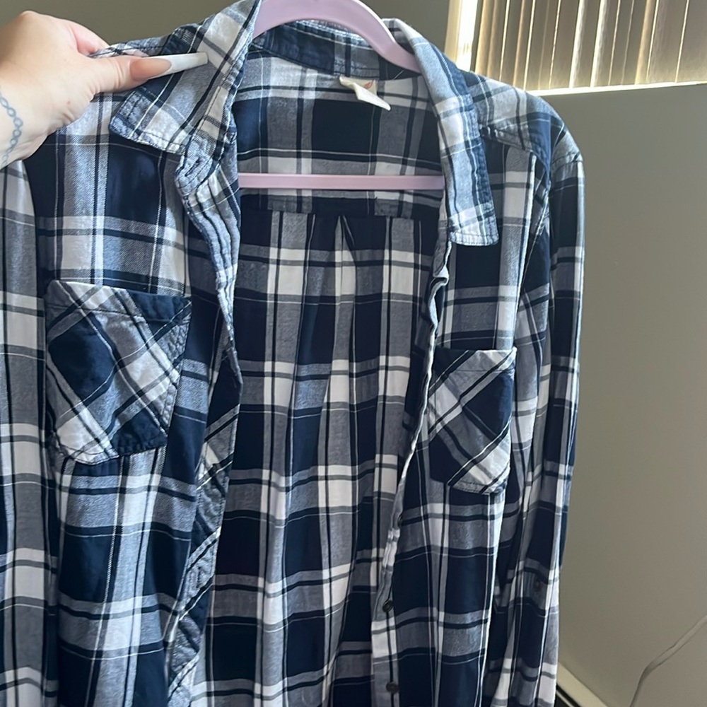 BUTTON DOWN